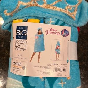 Hooded Disney Bath Towel
